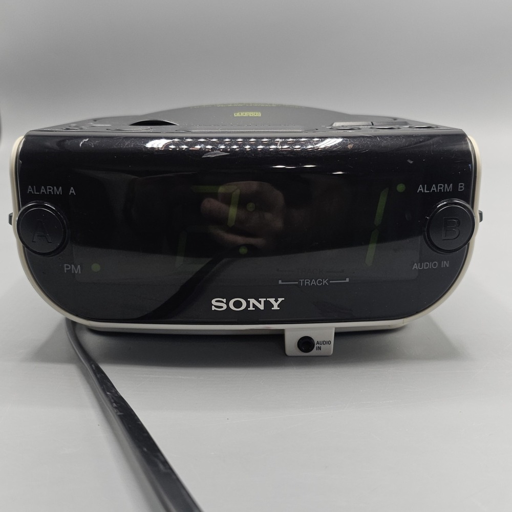 Sony Dream Machine ICF-CD815 FM/AM Radio CD Dual Alarm Clock See Description!